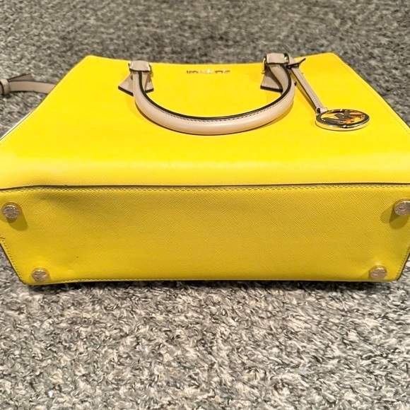 Michael Kors Large Colorblock Yellow/Tan NWOT Satchel Firm Price - Picture 3 of 7